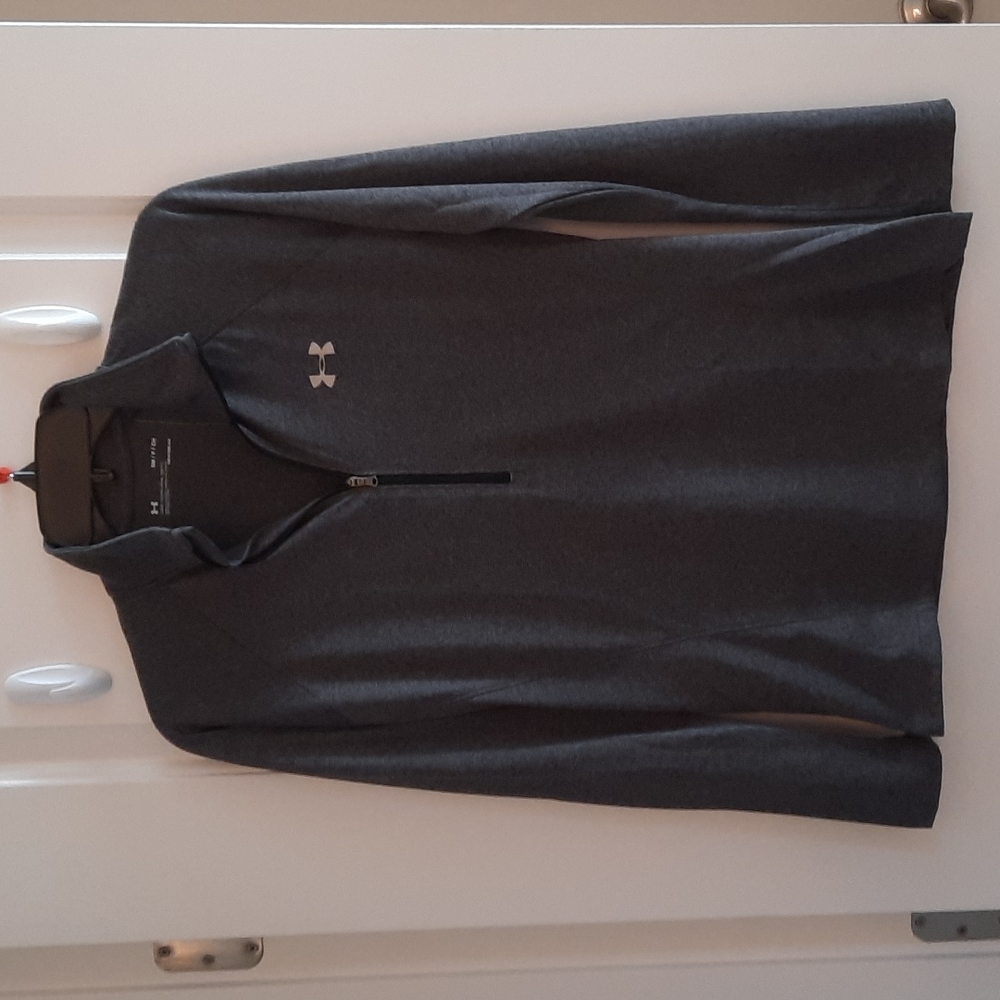 Under Armour NWT 1/2 Zip Size S